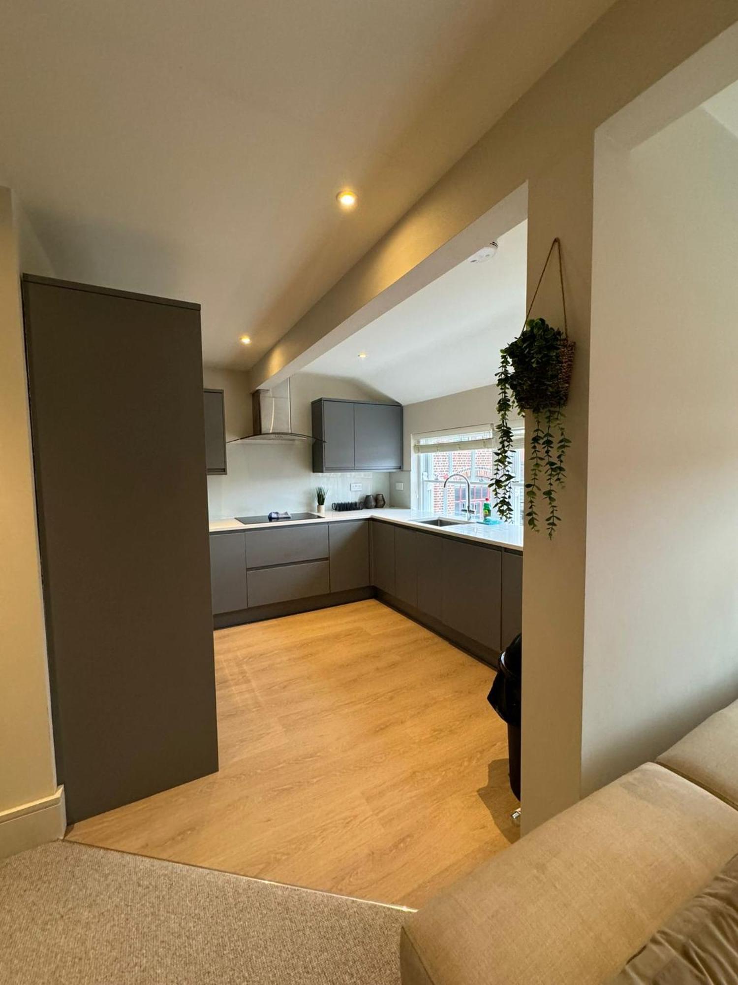 버밍엄 Osbourne House Pink 2 Bed, 2 And Half Bath 아파트 외부 사진