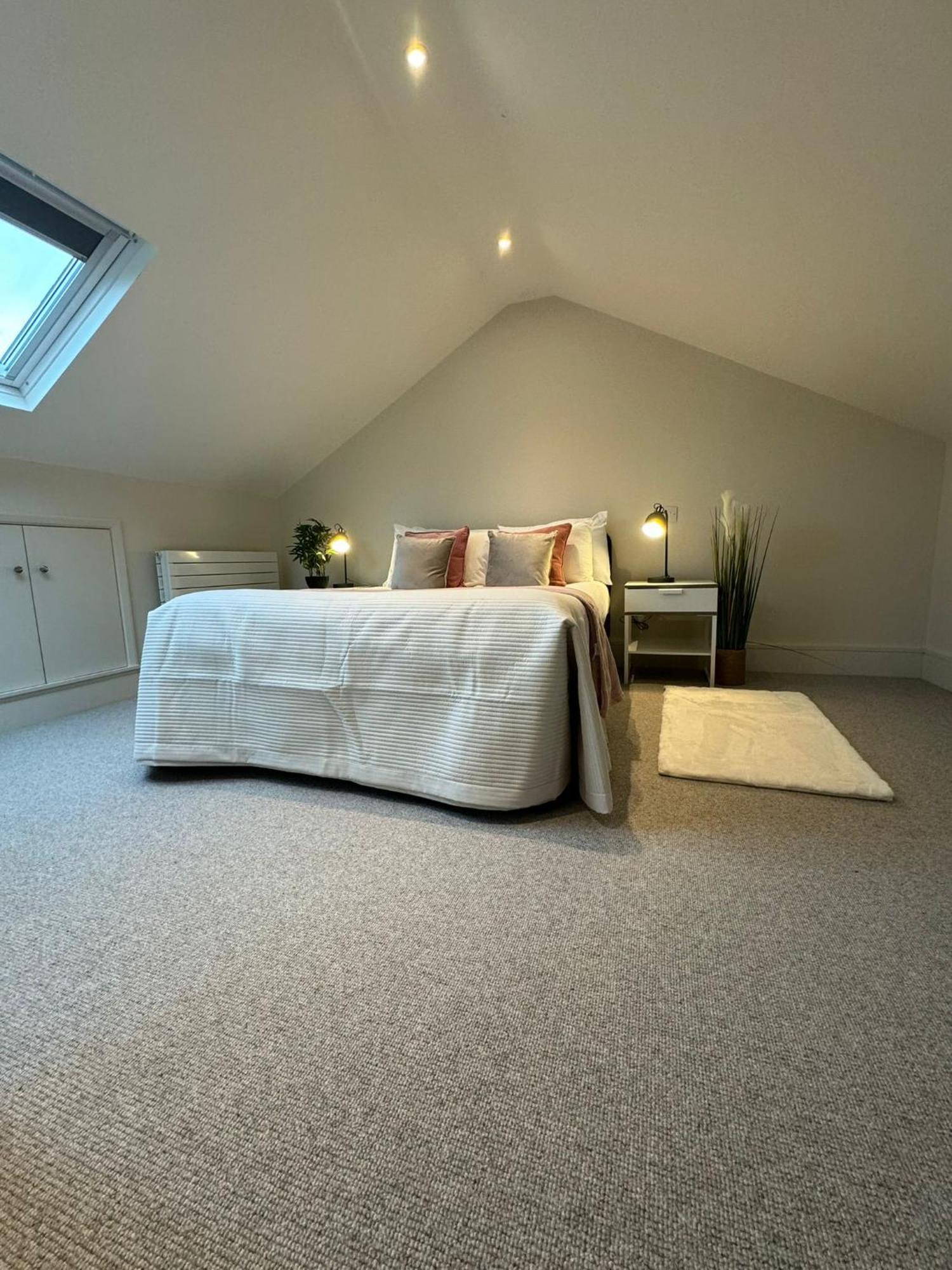 버밍엄 Osbourne House Pink 2 Bed, 2 And Half Bath 아파트 외부 사진