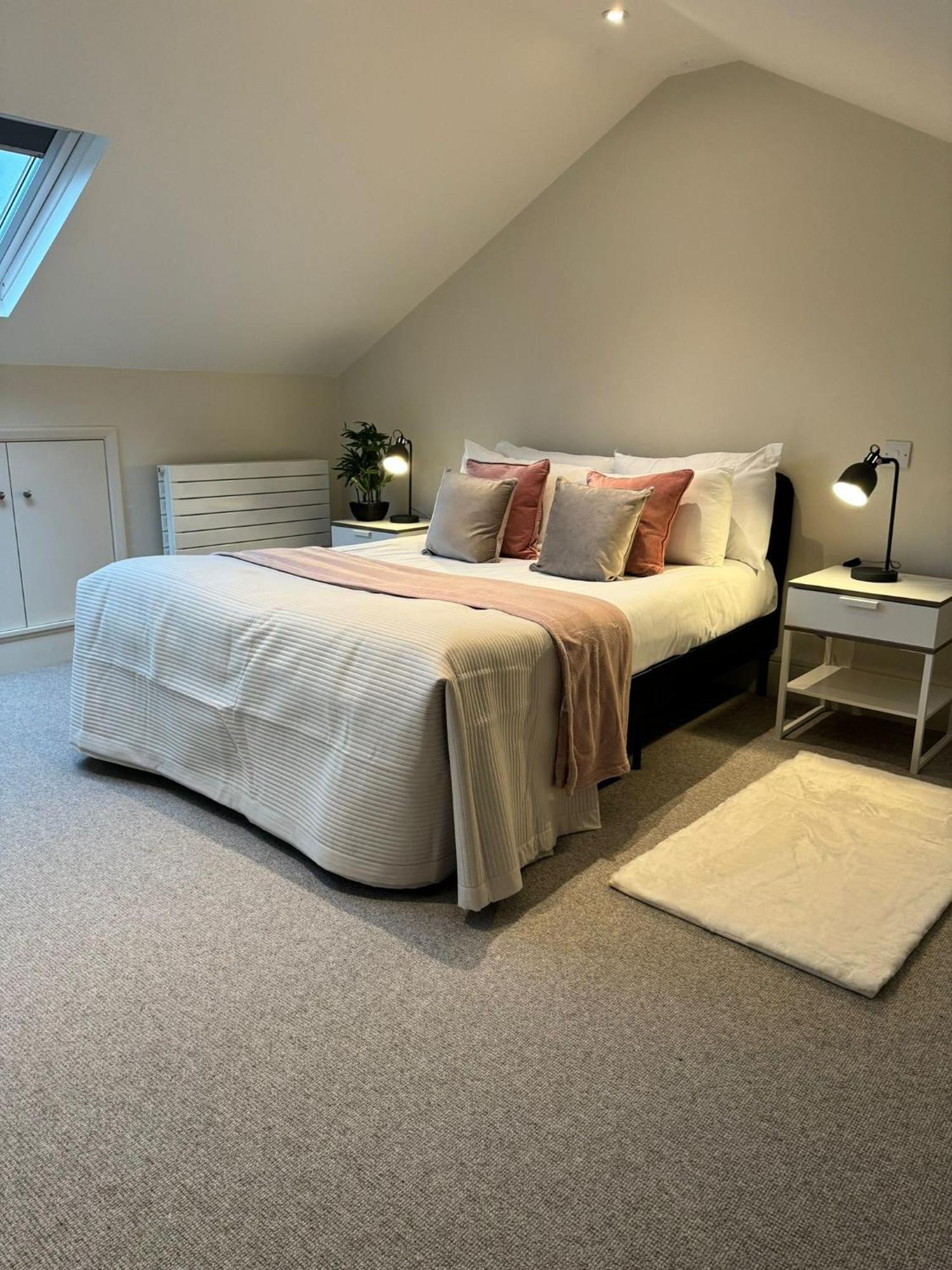 버밍엄 Osbourne House Pink 2 Bed, 2 And Half Bath 아파트 외부 사진