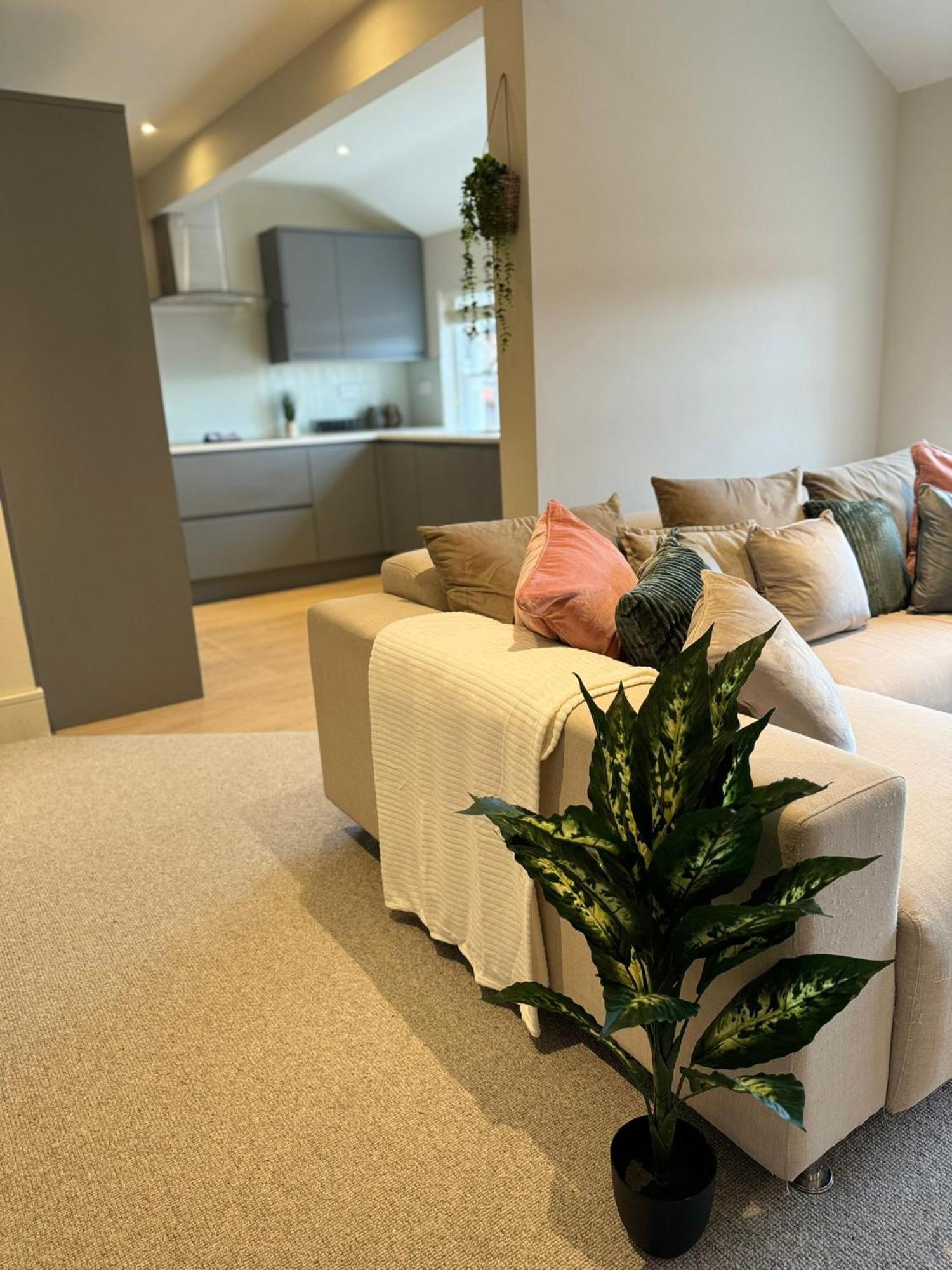 버밍엄 Osbourne House Pink 2 Bed, 2 And Half Bath 아파트 외부 사진