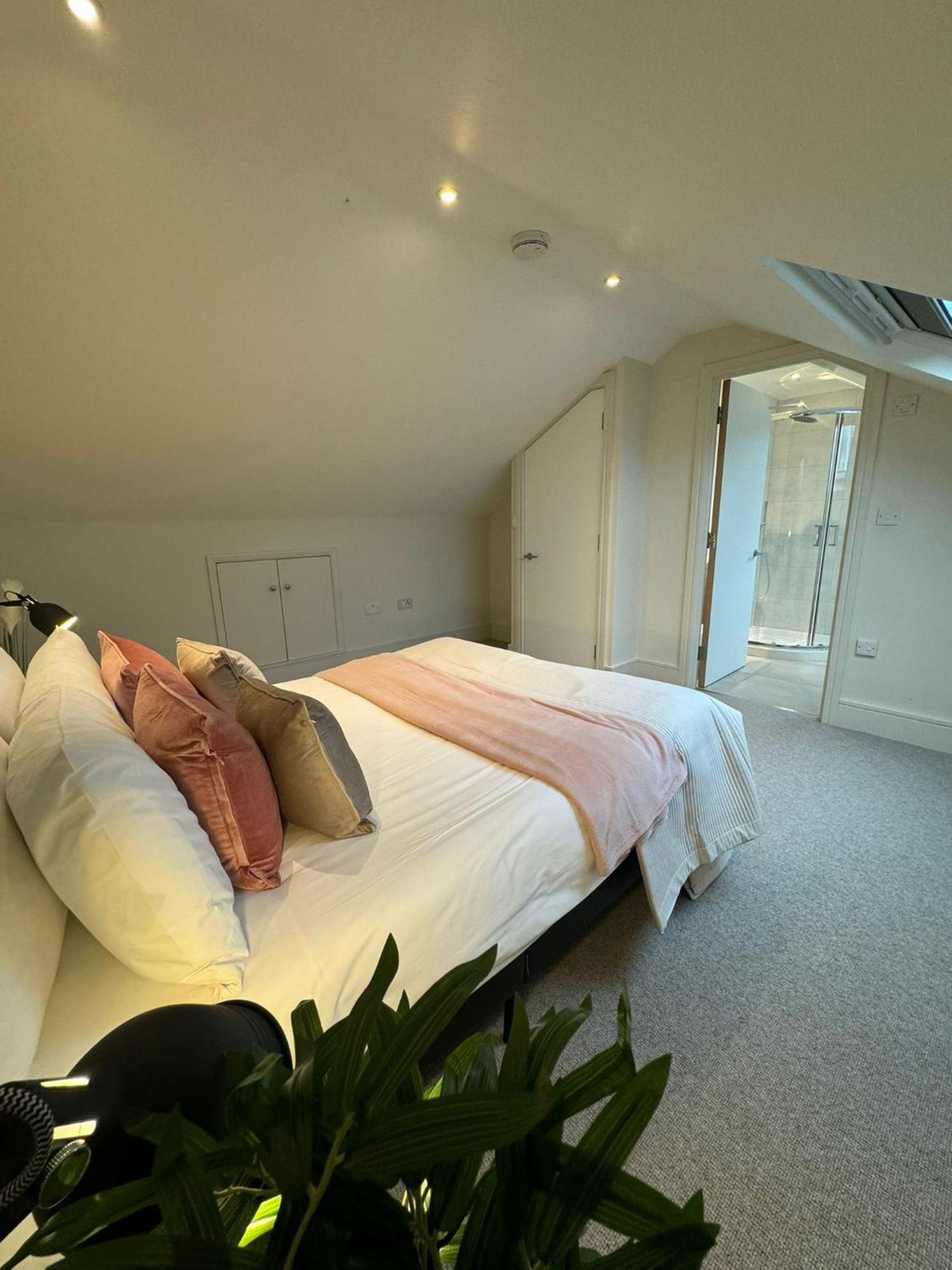 버밍엄 Osbourne House Pink 2 Bed, 2 And Half Bath 아파트 외부 사진