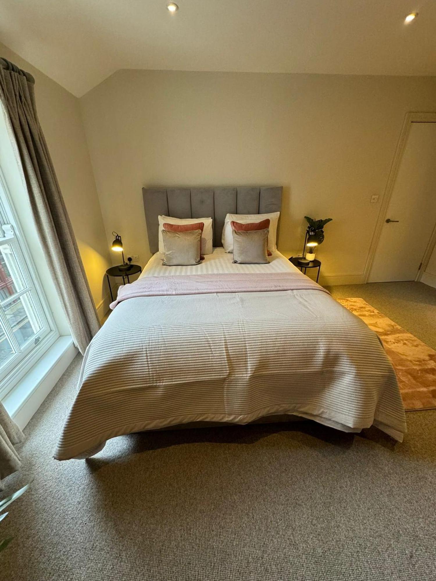버밍엄 Osbourne House Pink 2 Bed, 2 And Half Bath 아파트 외부 사진