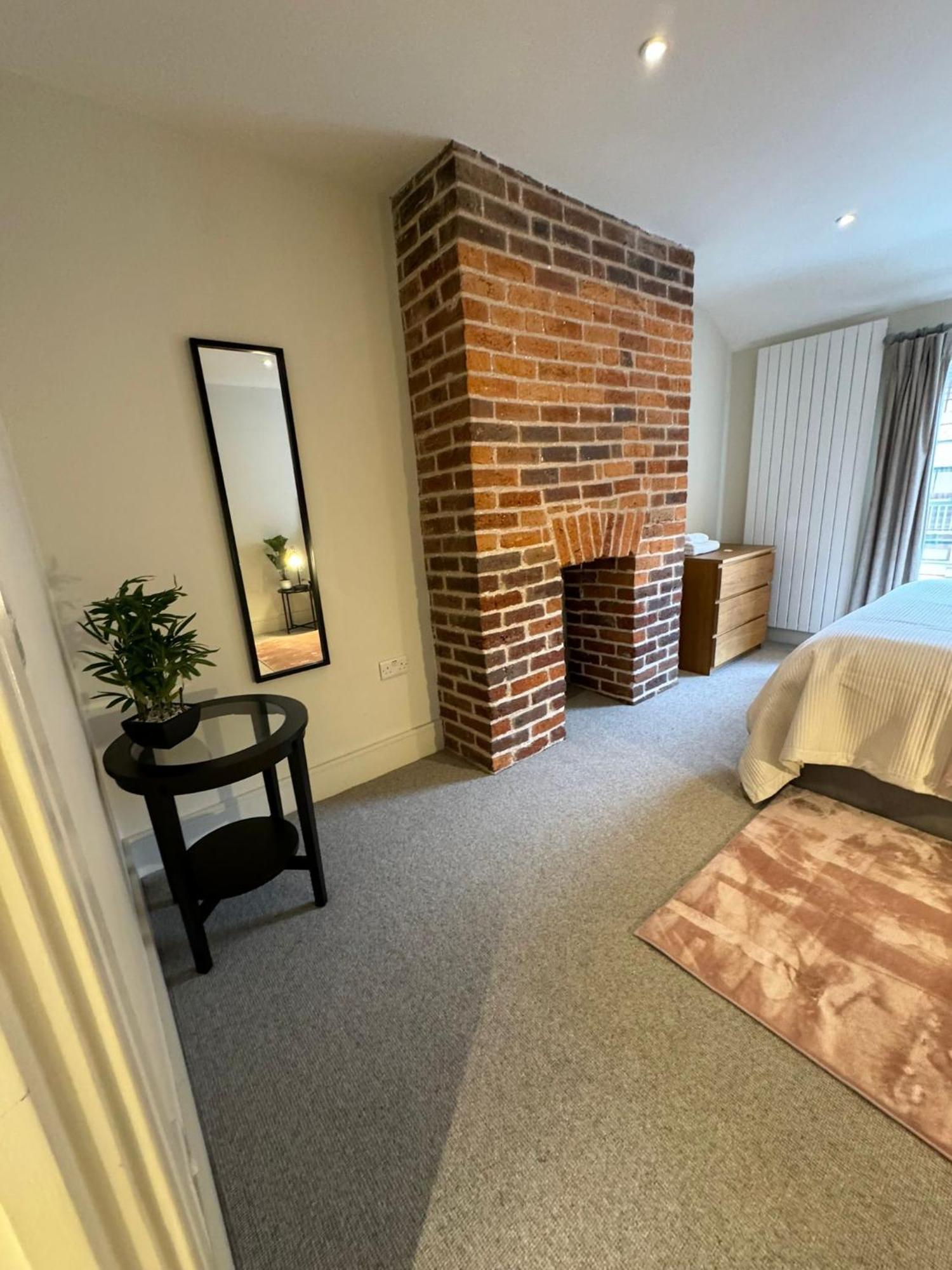 버밍엄 Osbourne House Pink 2 Bed, 2 And Half Bath 아파트 외부 사진